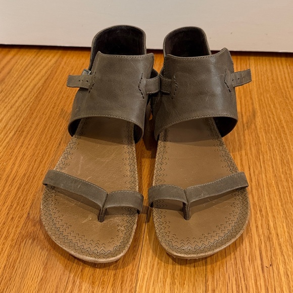 Merrell Brown Leather Sandals - Picture 1 of 4